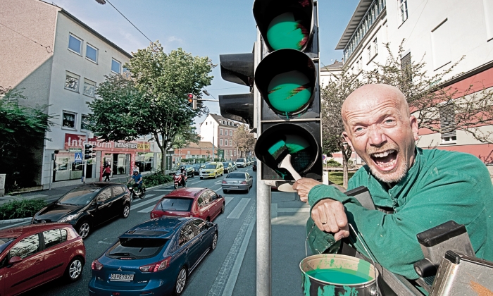 Photographs "Myth 3: Synchronized traffic lights are going to solve all problems"